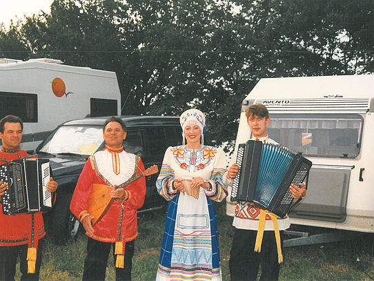 Musicians and Caravans