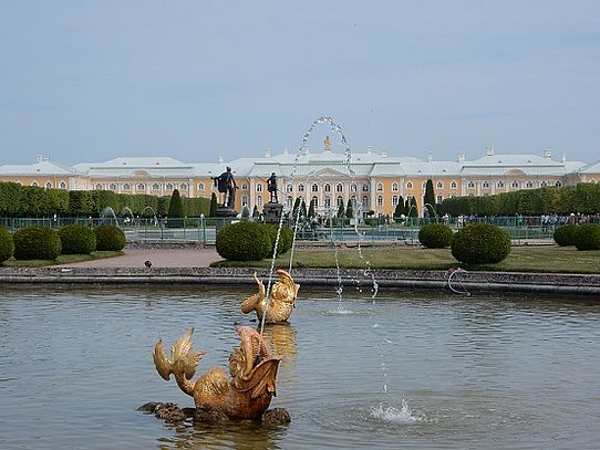 Peterhof Palace Palace, Fountain and park
