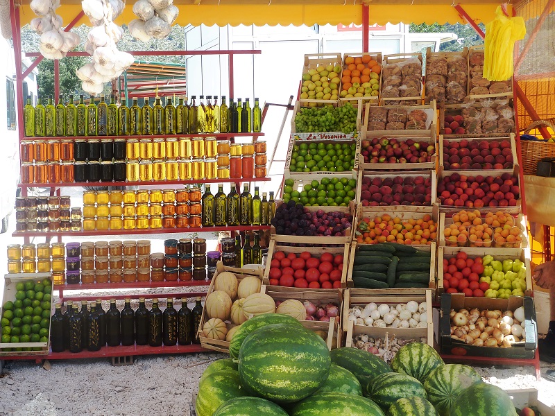 Balkan Produkte vor Ort kaufen bei Mir Tours Reisen